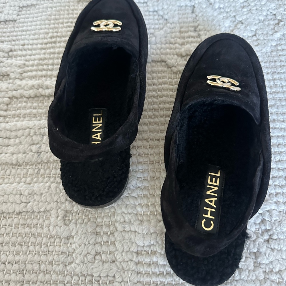 Chanel 25A slingback Suede Sherpa loafers - Picture 6 of 8